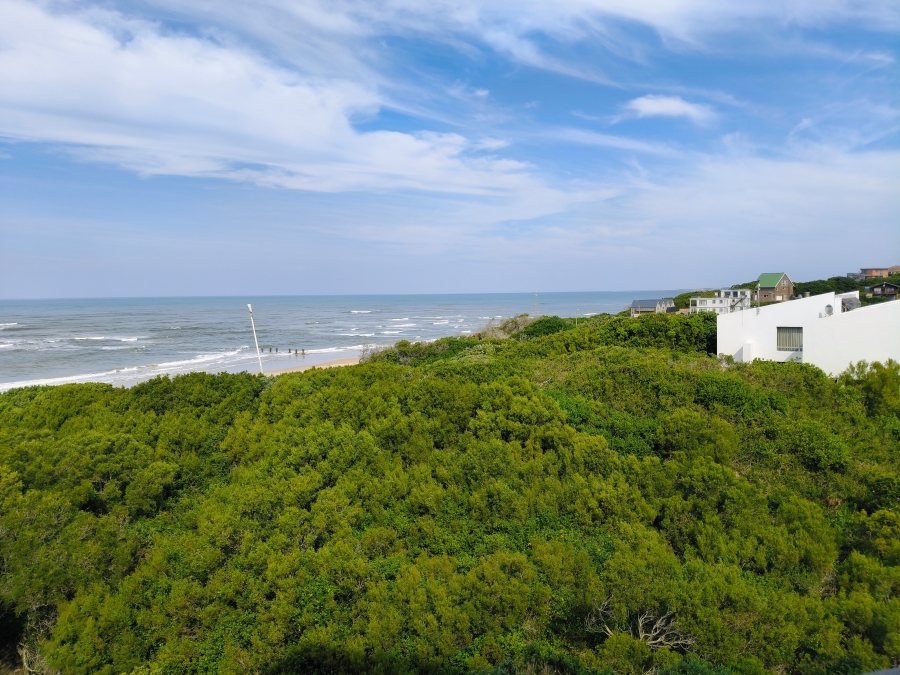 6 Bedroom Property for Sale in Paradise Beach Eastern Cape